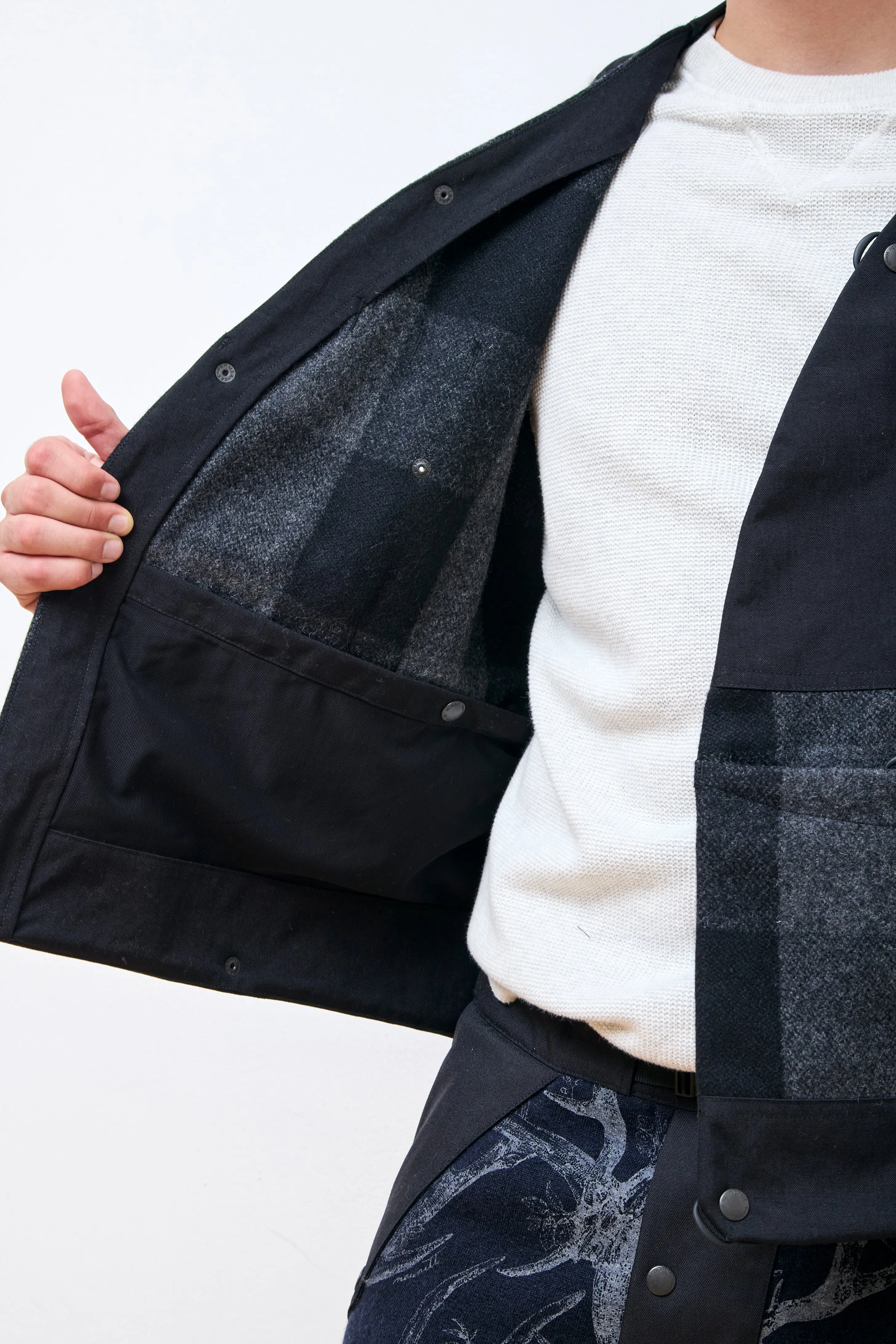 Buffalo Check 3Way Collar Bush Hike Vest Charcoal