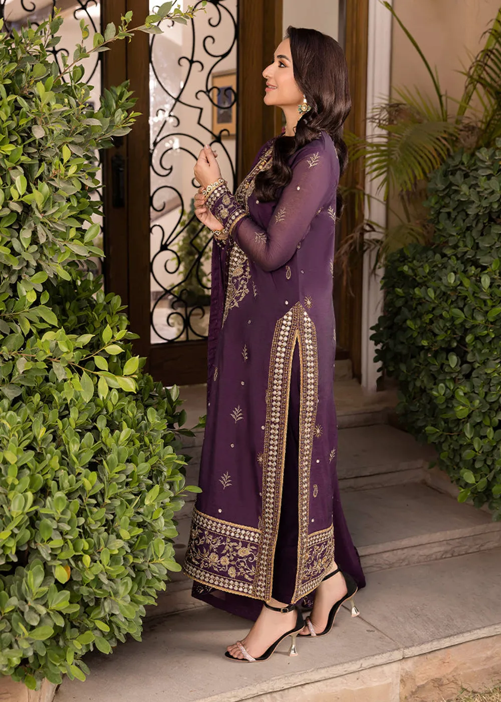 Mauve Purple Suit - Maahru, Noorie & Meerub '23 by Asim Jofa - AJSM-44