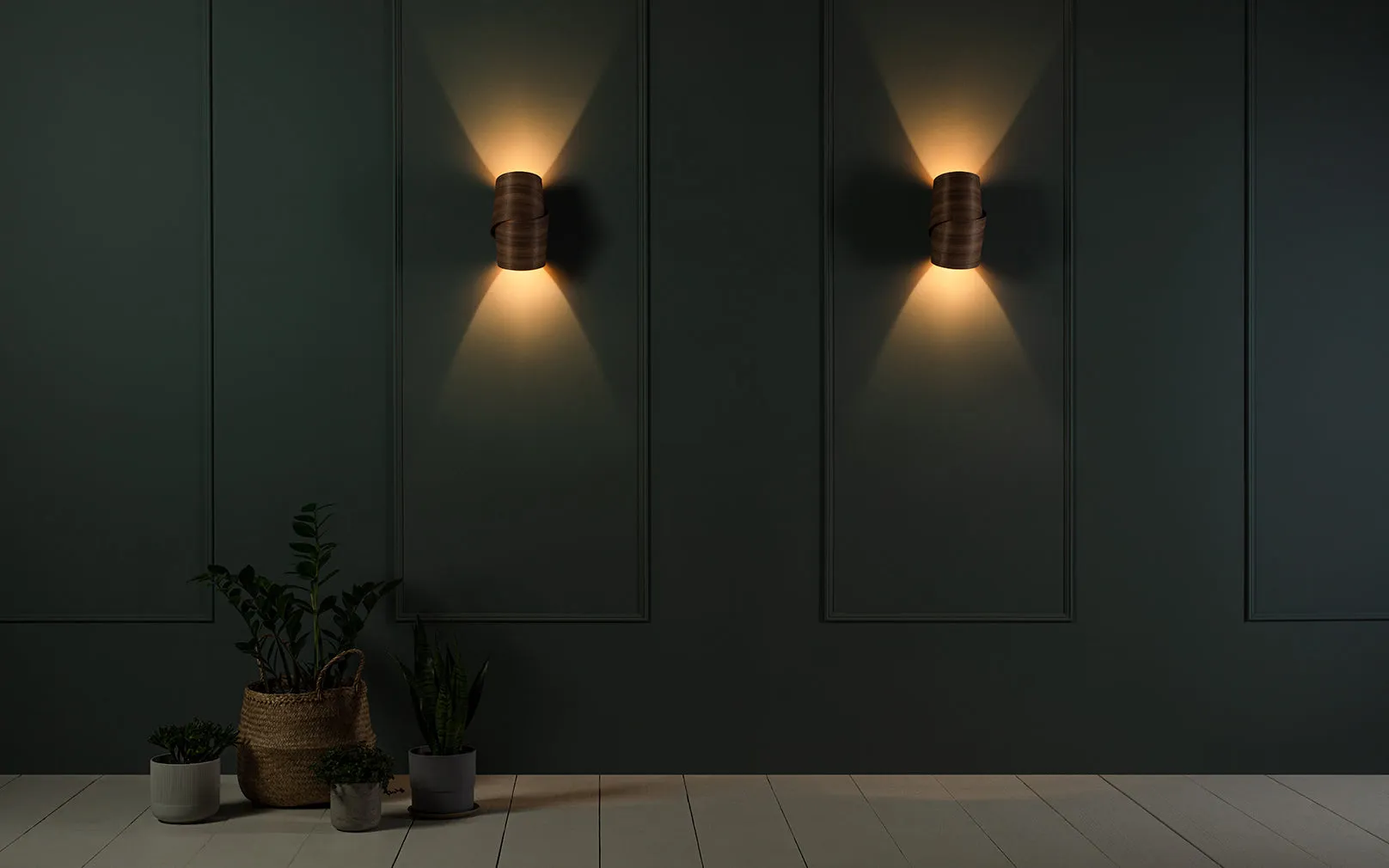 Neap Wall Light